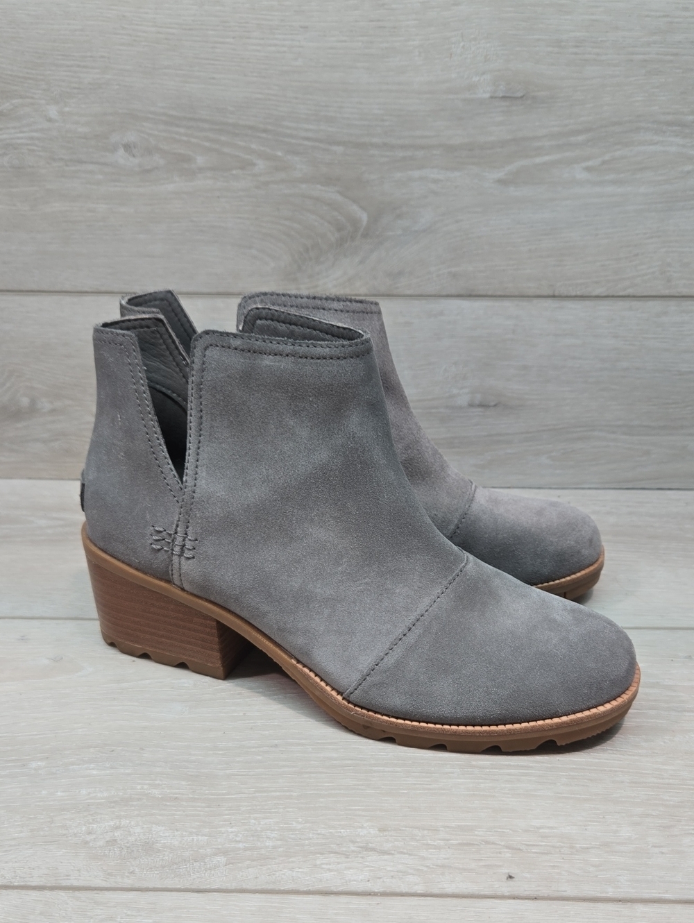 Sorel WomenGray Suede Cutout Ankle Boots Chuncky Block Heels Shoes 9